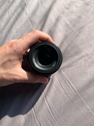 Objetivo Sony FE 1.8/50
