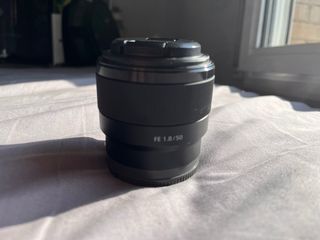 Objetivo Sony FE 1.8/50