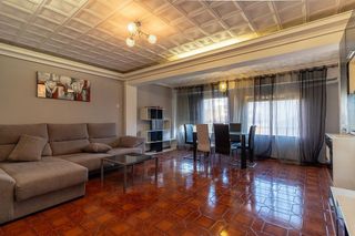 Piso en alquiler en Avda. de Abril. - 9 de octubre en Sagunto