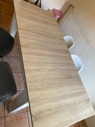 Mesa extensible con 4 sillas