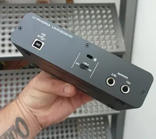 Interfaz Behringer U-PHORIA UMC202HD