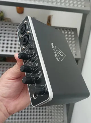 Interfaz Behringer U-PHORIA UMC202HD