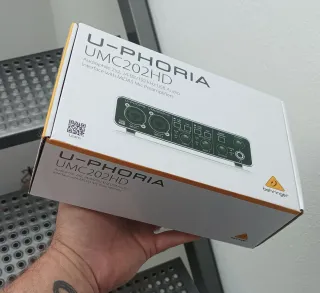 Interfaz Behringer U-PHORIA UMC202HD