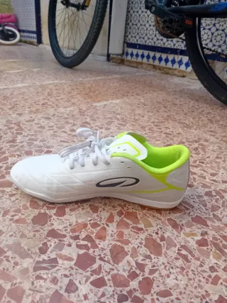 Botas de futsal blancas