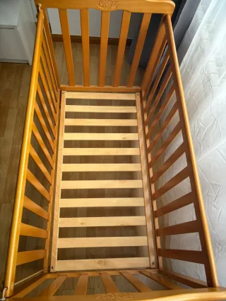 Cuna de bebé de madera + Colchón