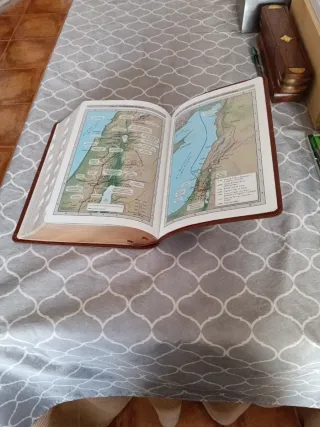 Biblia de estudio gracia y verdad.