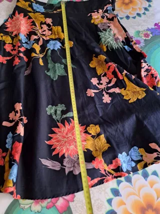 Falda Zara estampada talla L