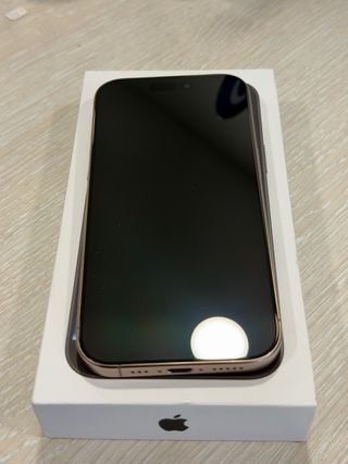 iPhone 16 Pro 256GB Dorado