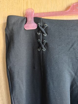 Leggings pretos com atacadores