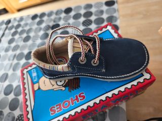 Zapatos Wally ante niño