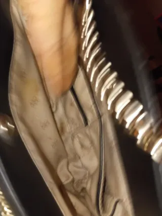 Bolso Guess Negro Dorado Cadena Mujer