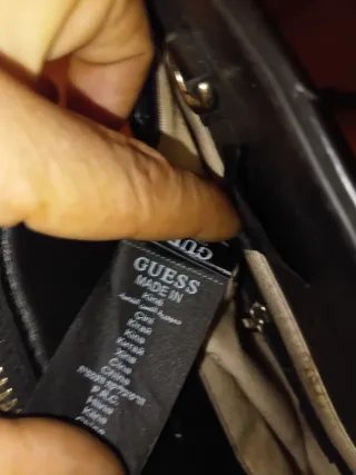 Bolso Guess Negro Dorado Cadena Mujer