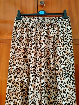 Pantalones anchos estampados mujer