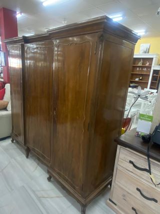 Armario antiguo 3 puertas madera