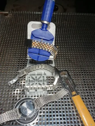 Attrezzo per orologi - Spernatore