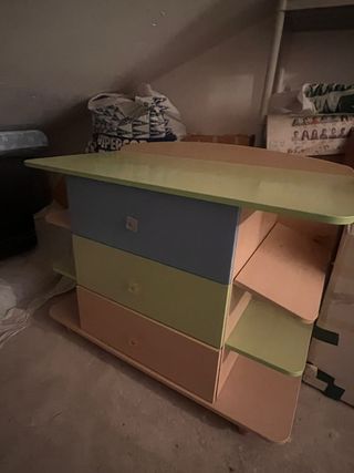 Mueble infantil 3 cajones y estanterías