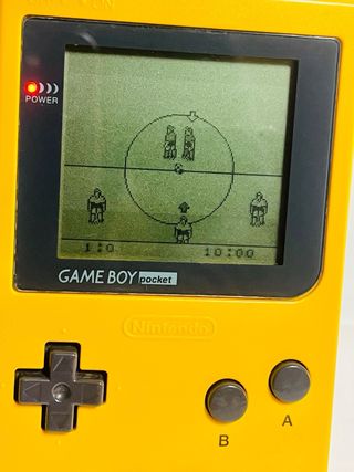 Nintendo GAME BOY POCKET Amarilla con soporte