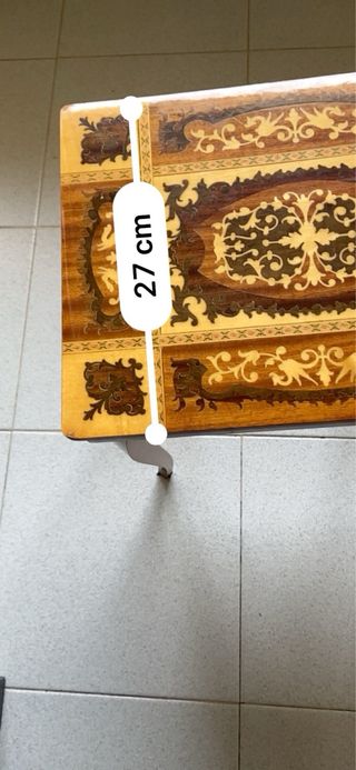 Tavolino vintage intarsiato in legno