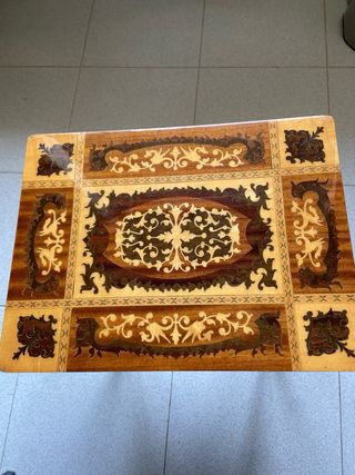 Tavolino vintage intarsiato in legno