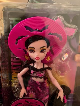 Monster High Scareadise Island Frankie Draculaura