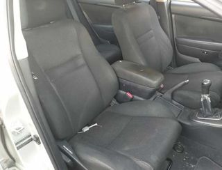 Toyota cinturón seguridad tras der avensis 383117