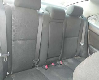 Toyota cinturón seguridad tras der avensis 383117