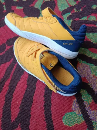 Zapatillas deportivas infantiles amarillas N°33