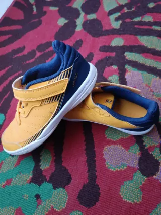 Zapatillas deportivas infantiles amarillas N°33