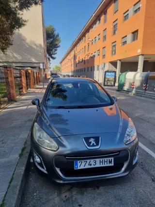 Peugeot 308 2011