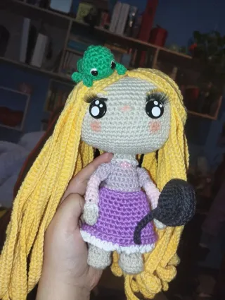 Muñeca Rapunzel Crochet con Pascal