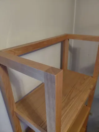 Estantería de madera