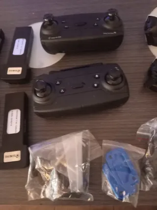 Baterías, mandos y repuestos para dron