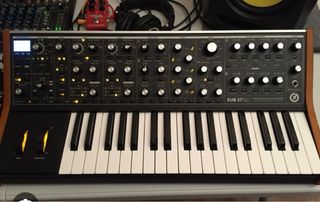 Moog Sub 37 Sintetizador Analógico
