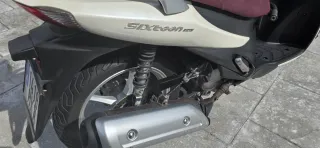 Suzuki Sixteen 125cc Beige/Burdeos