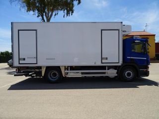 Scania P 230-CAMIONES FRIGORIFICOS