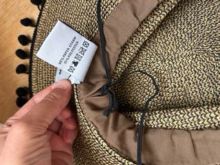 Sombrero de paja con pompón negro