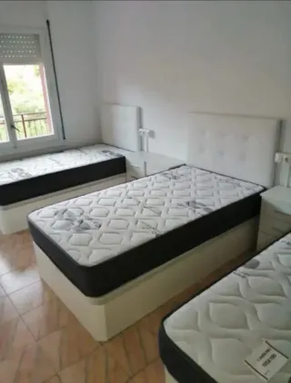 Canapés y colchones nuevos