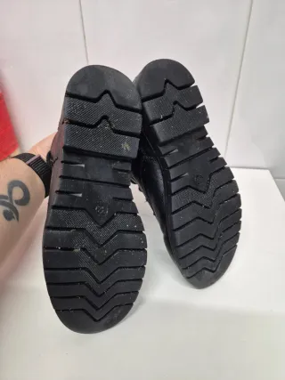 Botas Levi's unisex talla 32 niño