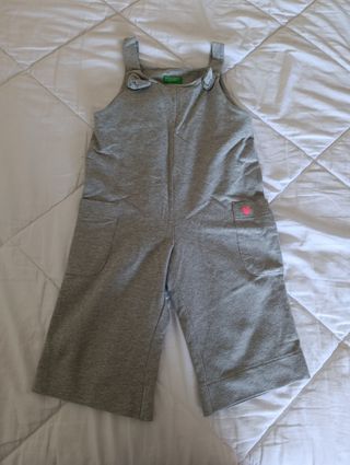Peto niña Benetton gris 98 meses