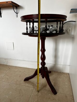 Mesita auxiliar antigua de madera y cristal