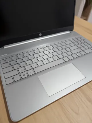 Ordenador Portátil HP 15s-fq5079ns Plata