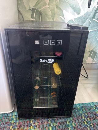 Nevera de vinos Saivod