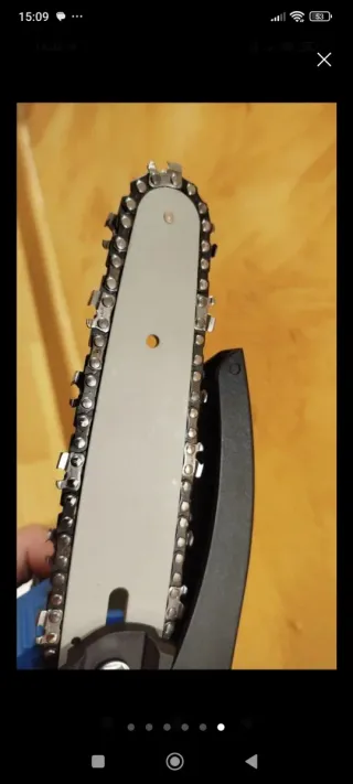 NUEVA! Motosierra de mano 6" con 2 baterías LITIO