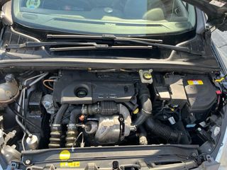 🚗 Peugeot 308 2012