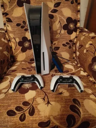 PS5 + 2 Mandos, Auriculares Pulse 3D y Juegos