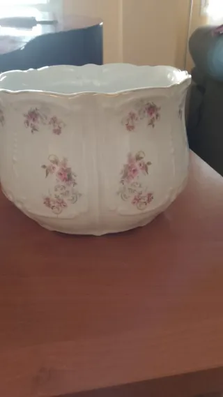 Macetero de porcelana floral artesanal