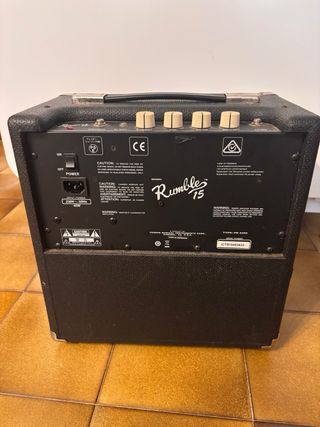 Amplificador Bajo Fender Rumble 15W