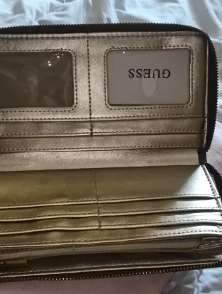 Cartera Guess Beige y Marrón