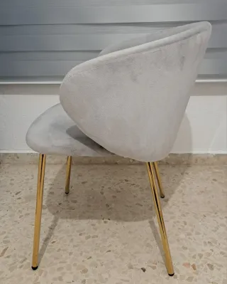 Silla tocador terciopelo gris y patas doradas