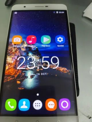 Móvil Oukitel Blanco sin usar y en caja